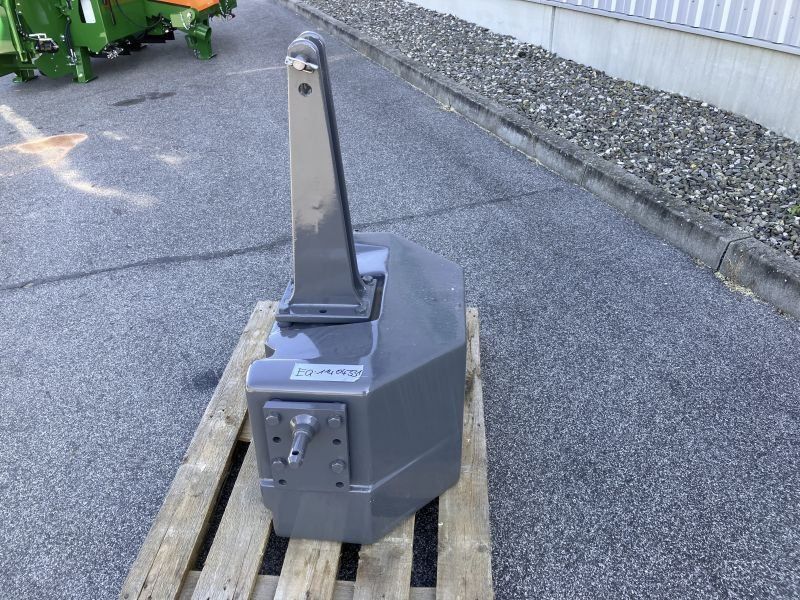 Fendt GEWICHT 870 KG #A005