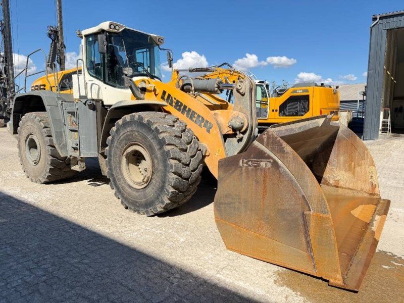Liebherr L 586