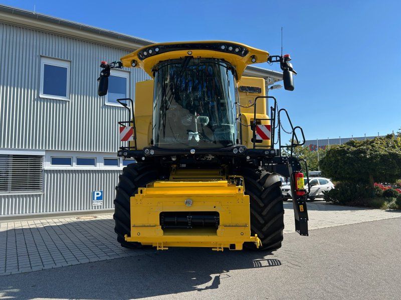 New Holland CR 8.80