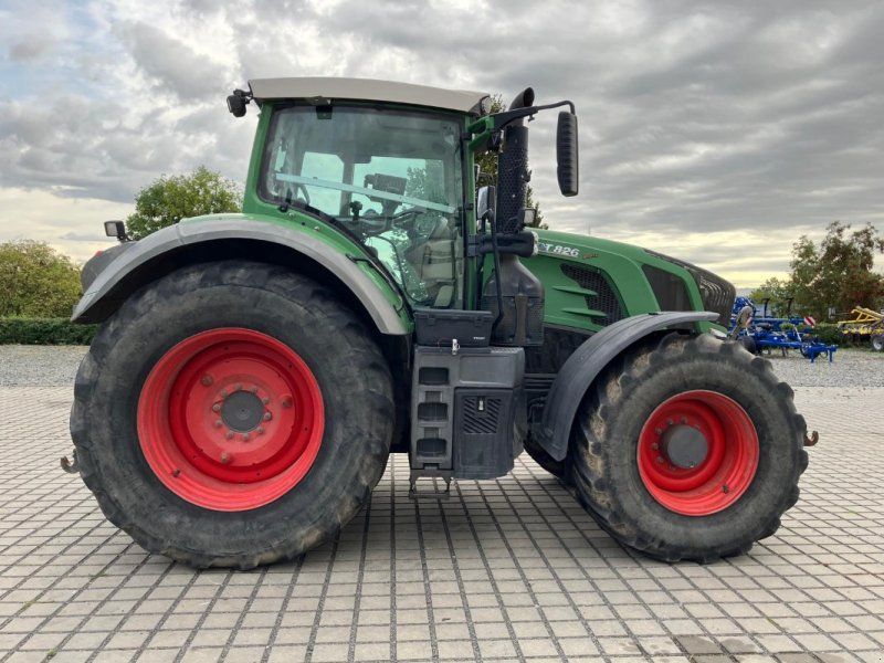 Fendt 826 mit Frontzapfwelle, Fronthydraulik, Hinterradgewichte