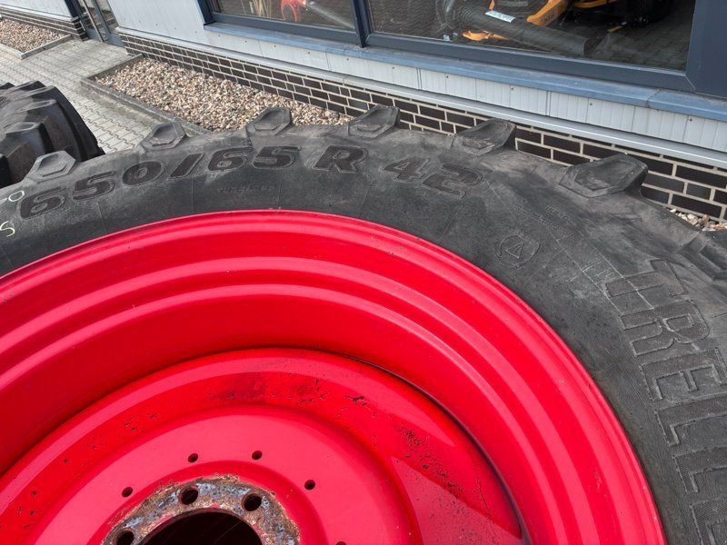 Trelleborg 650/65 R42 // 600/65 R28