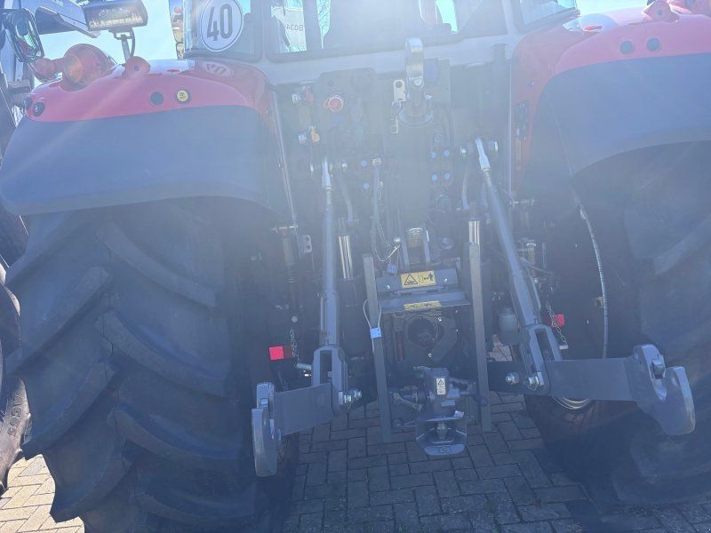 Massey Ferguson 5S.125 Dyna-6 ESSENTIAL