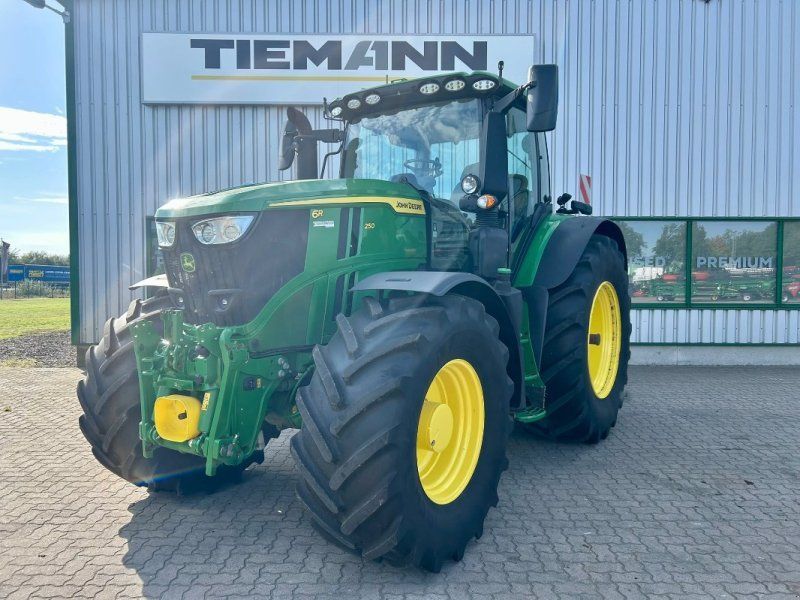 John Deere 6R 250