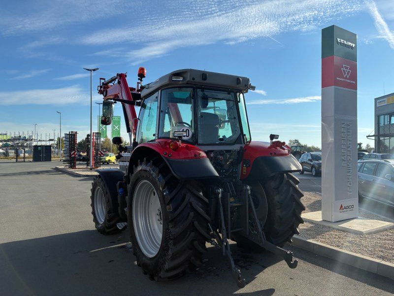 Massey Ferguson 5S.135