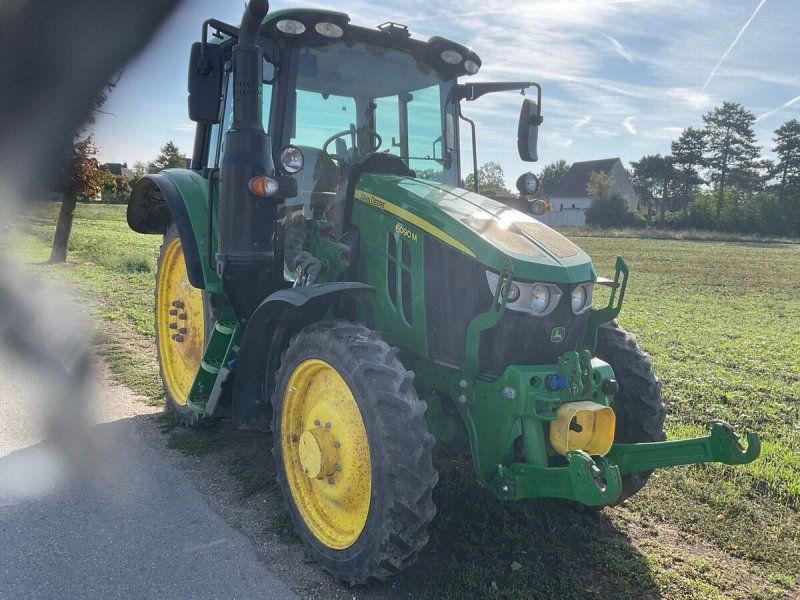 John Deere 6090M