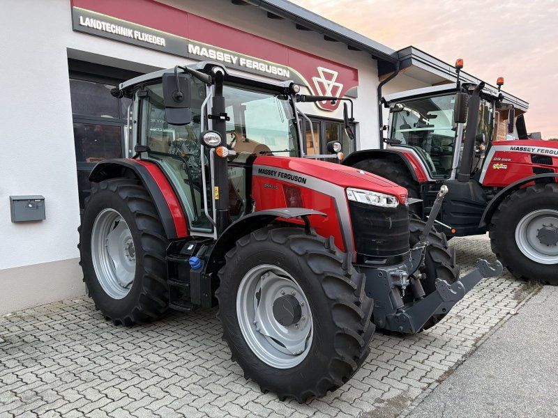Massey Ferguson 5M.115