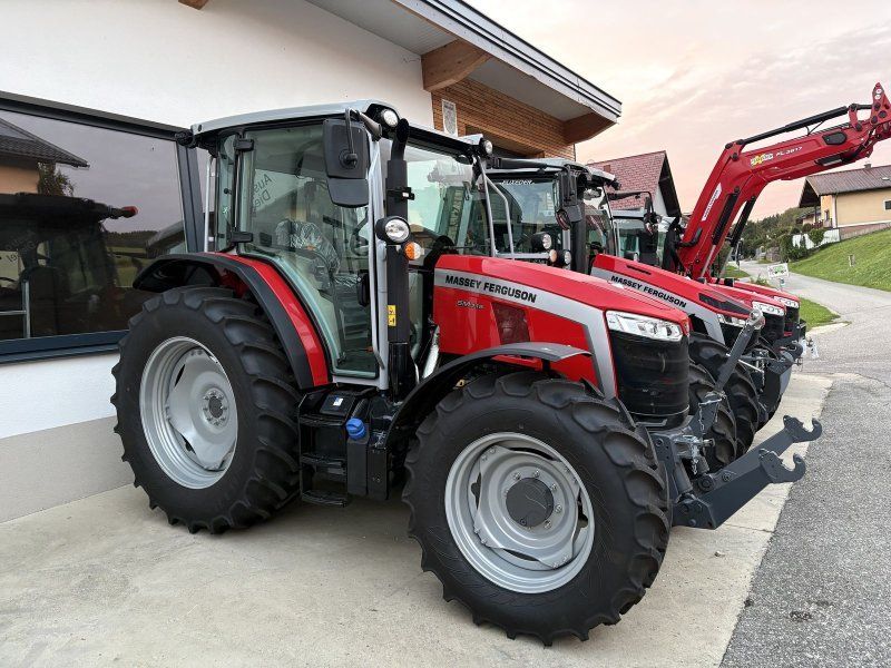 Massey Ferguson 5M.115