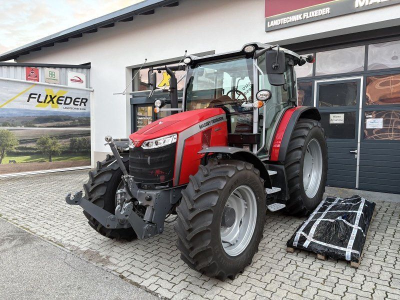 Massey Ferguson 5M.115