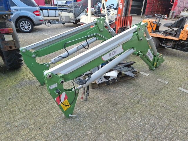 Z.g.a.n. InterTech IT1600 voorlader.