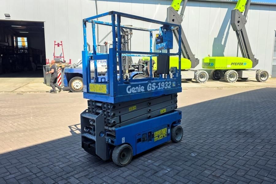 Genie GS1932 Electric, Working Height 7.8 m, 227kg Capac