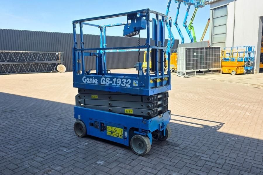 Genie GS1932 Electric, Working Height 7.8 m, 227kg Capac