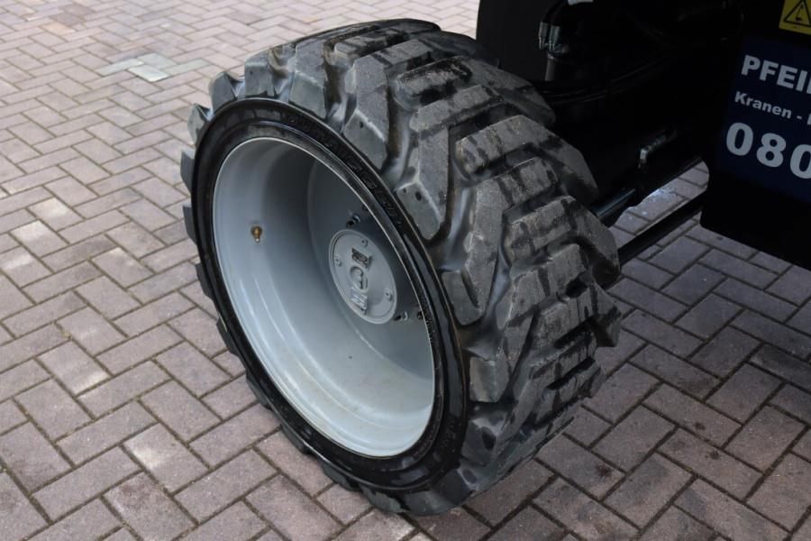 Genie S65XC Valid inspection, Diesel, 4x4 Drive, 21.8m W