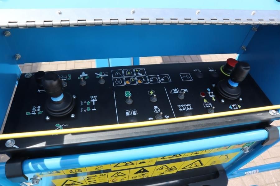 Genie S65XC Trax Valid inspection, Diesel, 4x4 Drive Tra