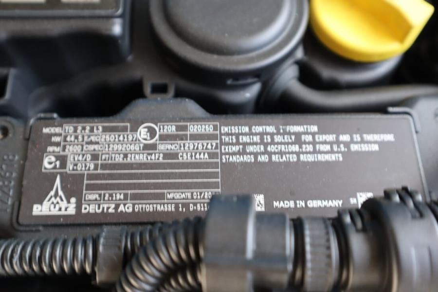 Genie S65XC Trax Valid inspection, Diesel, 4x4 Drive Tra