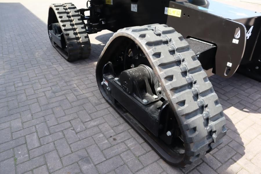 Genie S65XC Trax Valid inspection, Diesel, 4x4 Drive Tra