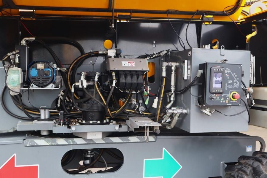 Haulotte HT28RTJ PRO Valid inspection, 4x4x4 Drive, 28 m Wo