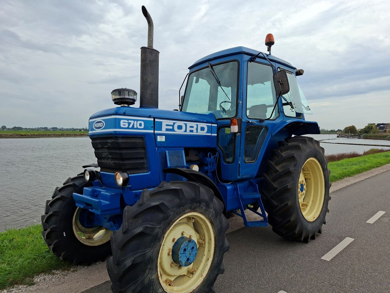 Ford 6710 4 WD