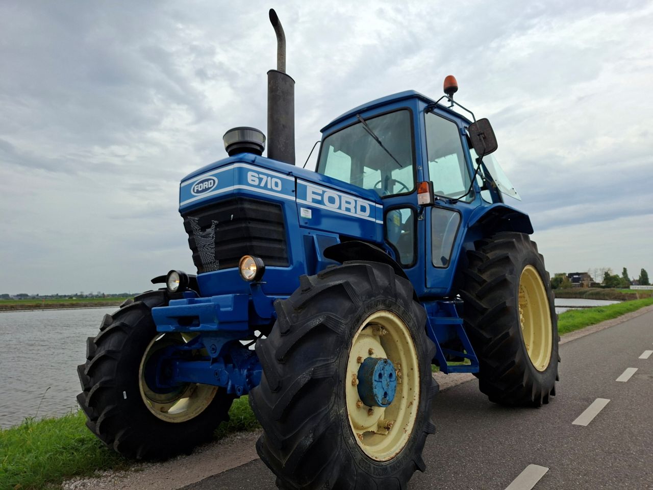Ford 6710 4 WD