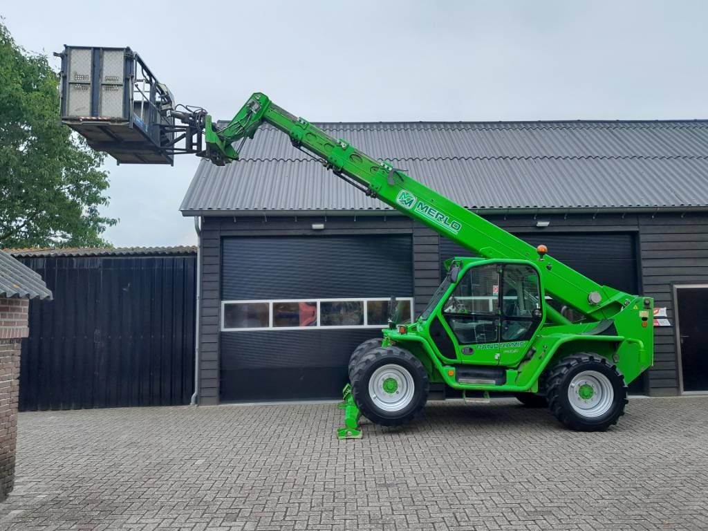Merlo P 40.17 | Manbasket - Remote Control - 40 km/h