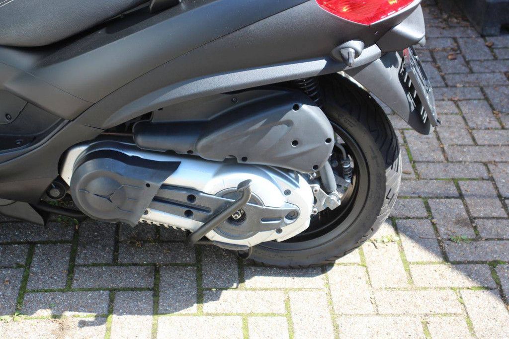 Scooter Piaggio MP3 500 LT Petrol 40hp 2013 (Margin)