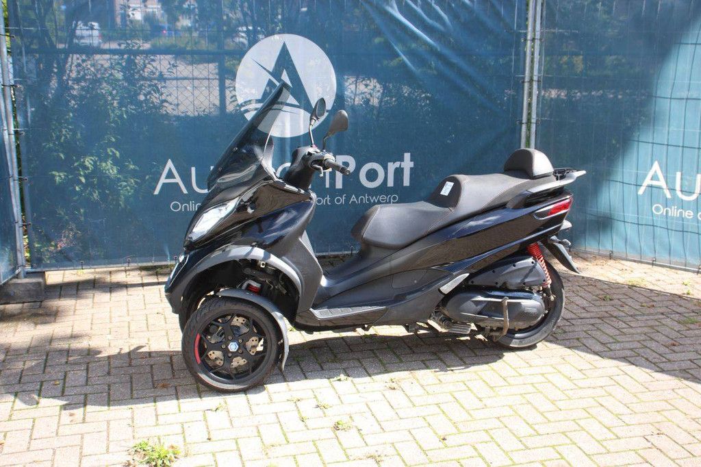 Piaggio MP3 350 Petrol 30hp Scooter 2021 (Margin)