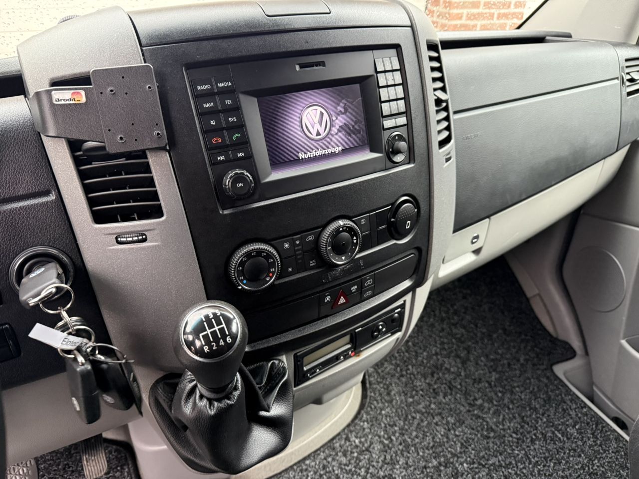 Volkswagen Crafter 5000 kg L3H2 dubbellucht uitmuntende staat