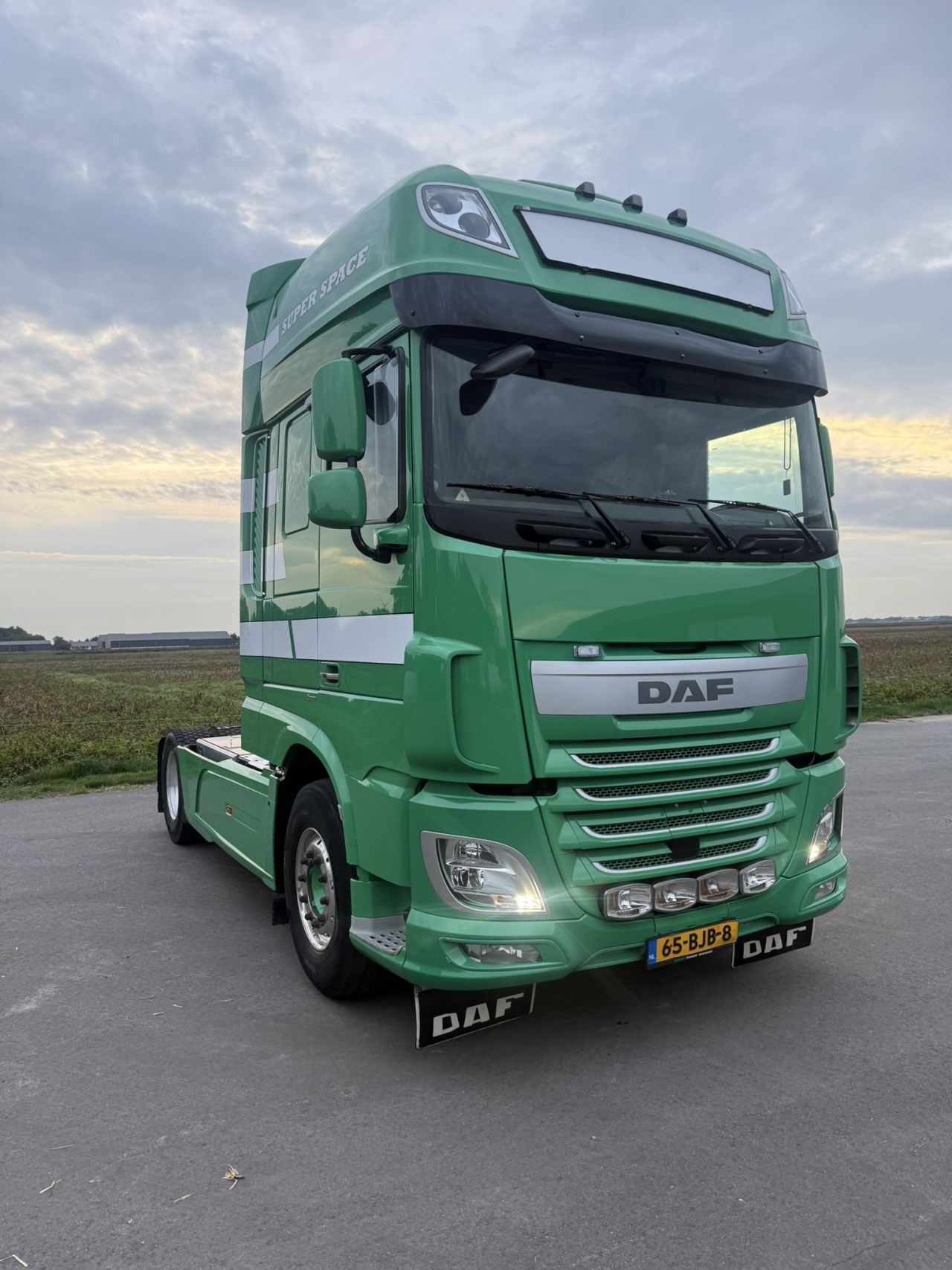 Nette Daf XF 460 super space cap