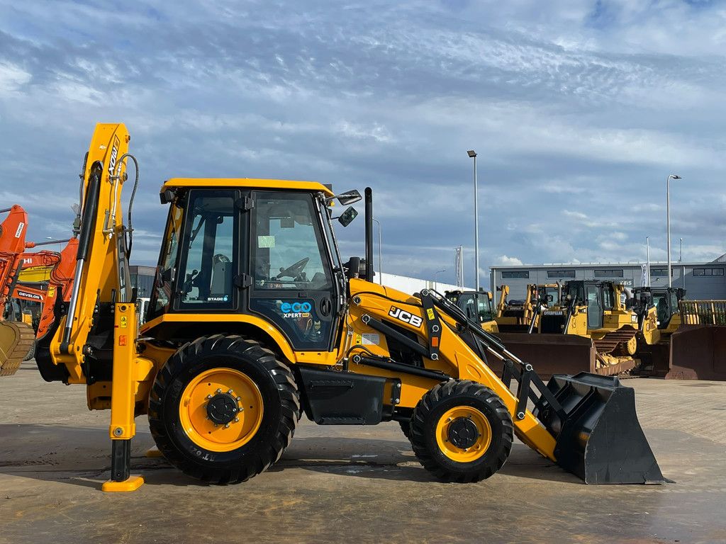 JCB 3DX 4WD hammerlines