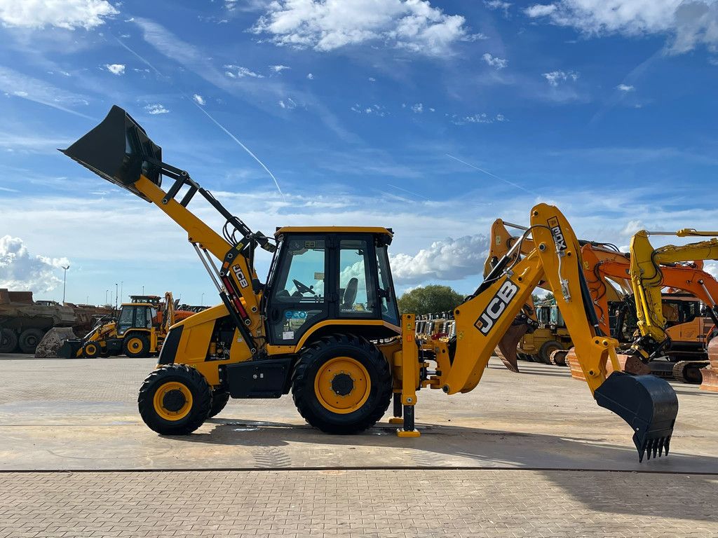 JCB 3DX 4WD hammerlines