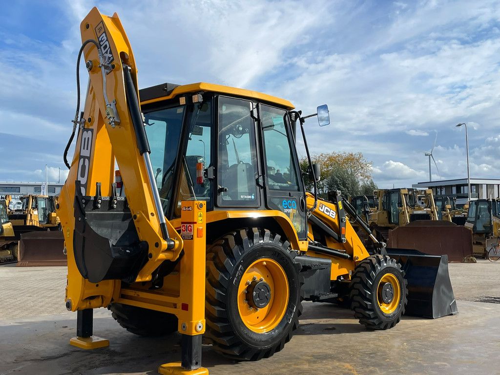 JCB 3DX 4WD hammerlines