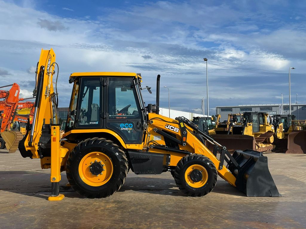 JCB 3DX 4WD hammerlines