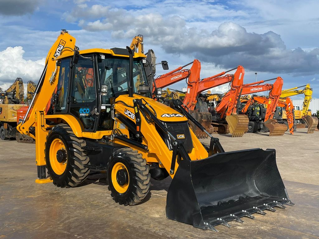 JCB 3DX 4WD hammerlines
