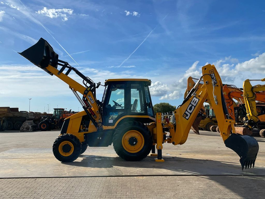 JCB 3DX 4WD hammerlines