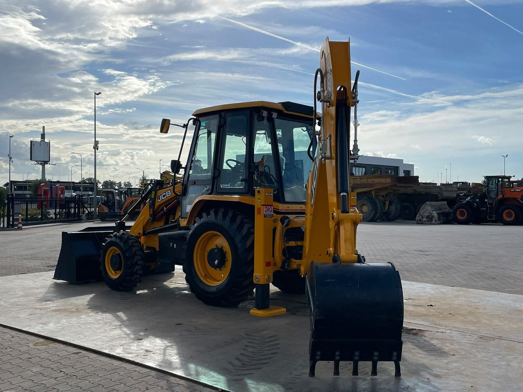 JCB 3DX 4WD hammerlines