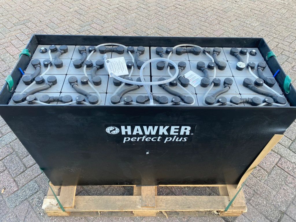 HAWKER 48v 930Ah ZO GOED ALS NIEUWE BATTERIJ / Heftruck