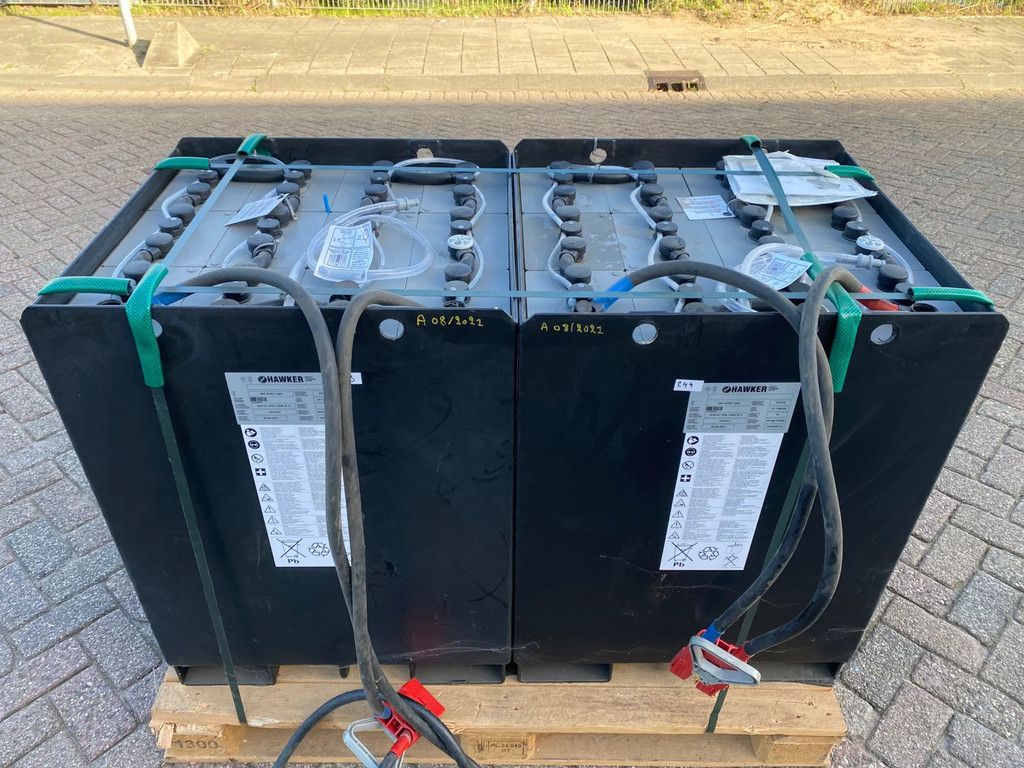 HAWKER 48/ 24v 1240aH ZO GOED ALS NIEUWE BATTERIJ / HEFTRUCK