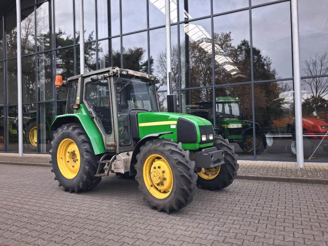 John Deere 3100