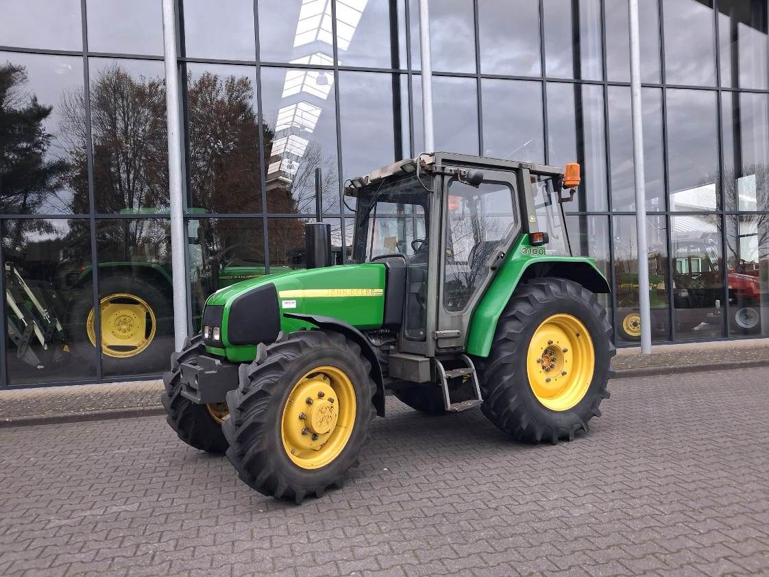 John Deere 3100
