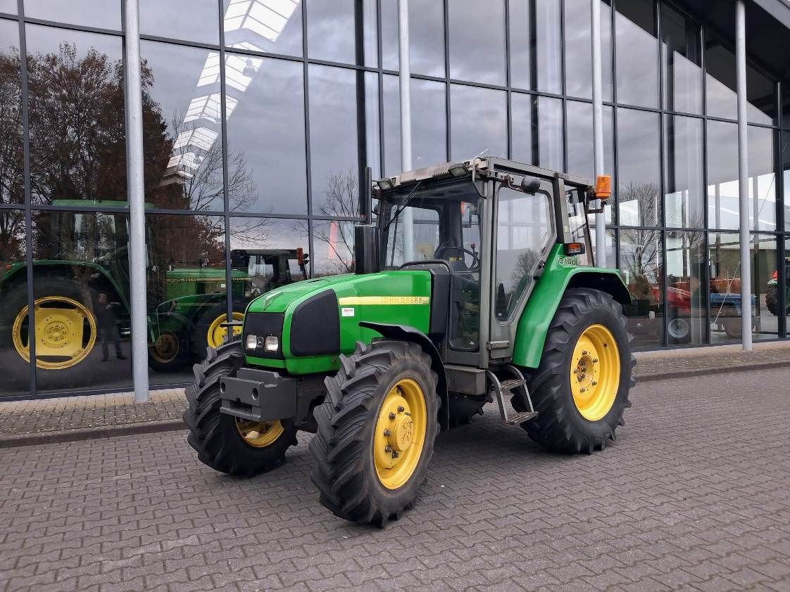 John Deere 3100