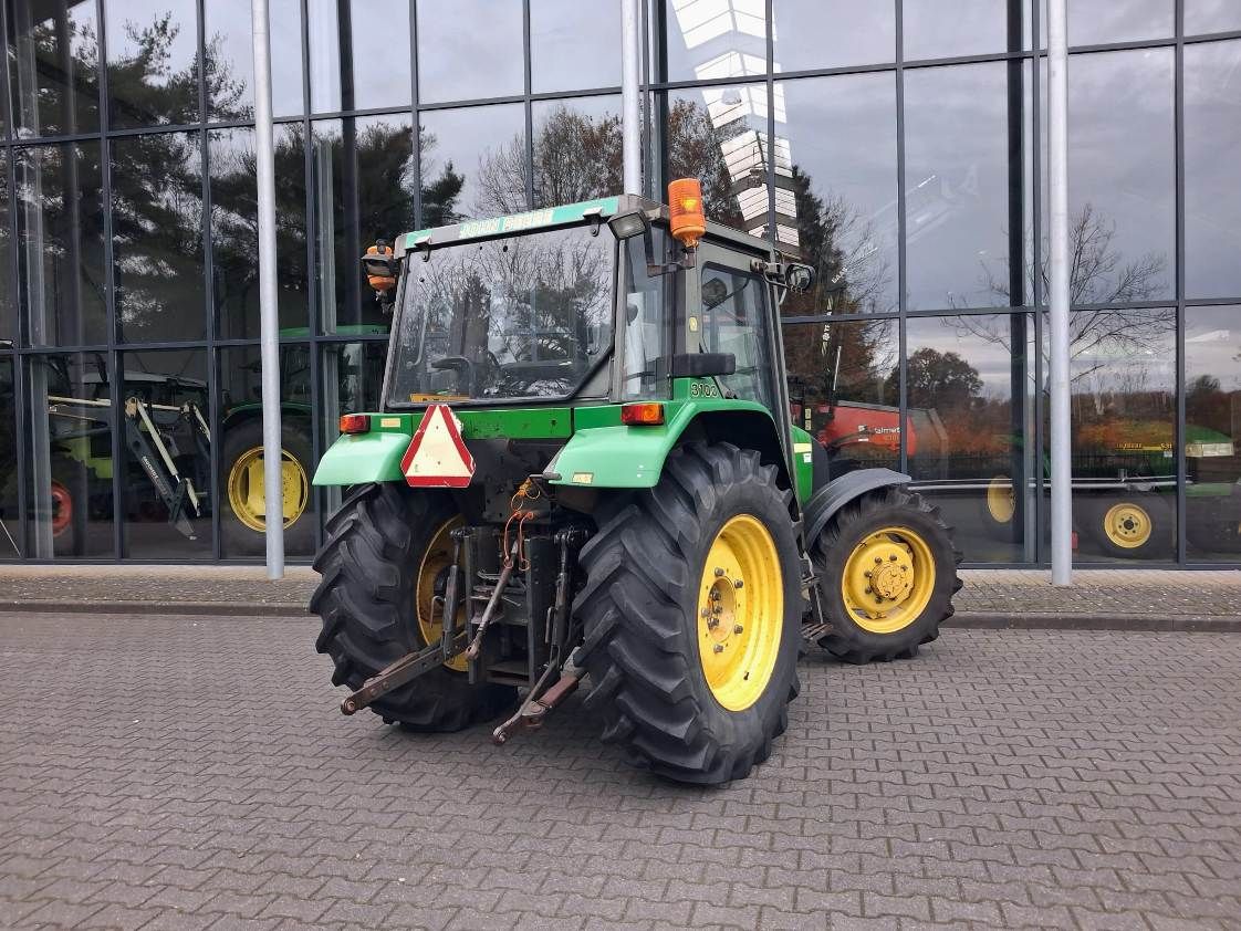 John Deere 3100