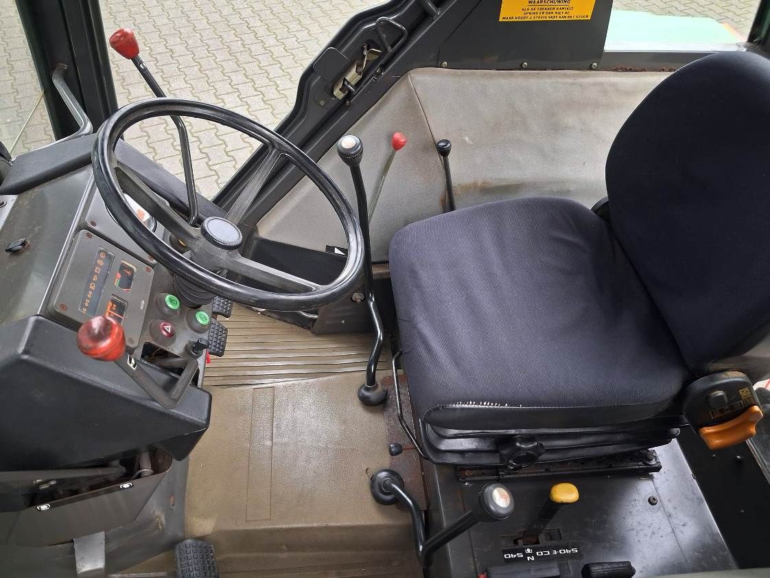 John Deere 3100