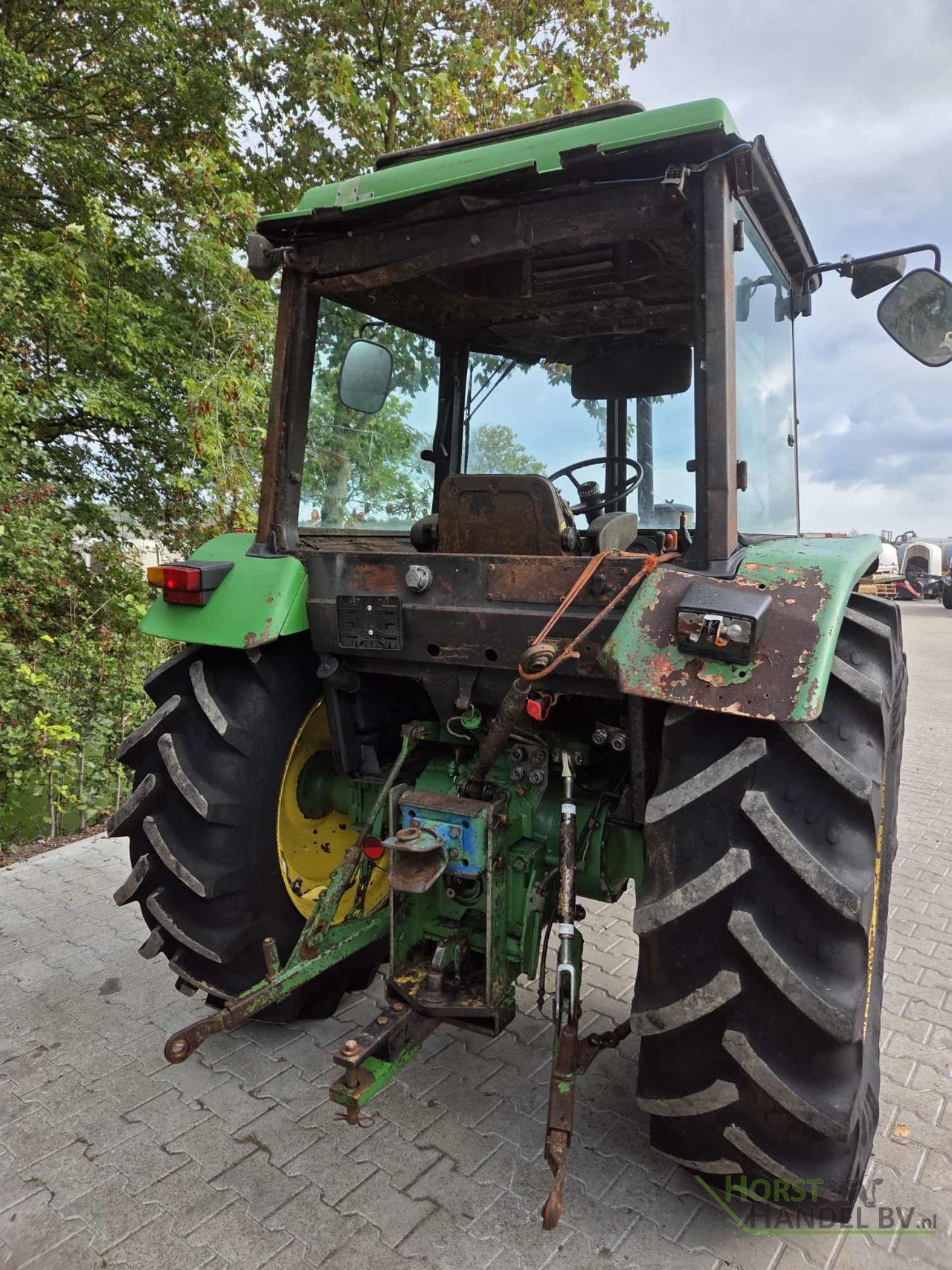 John Deere 2850