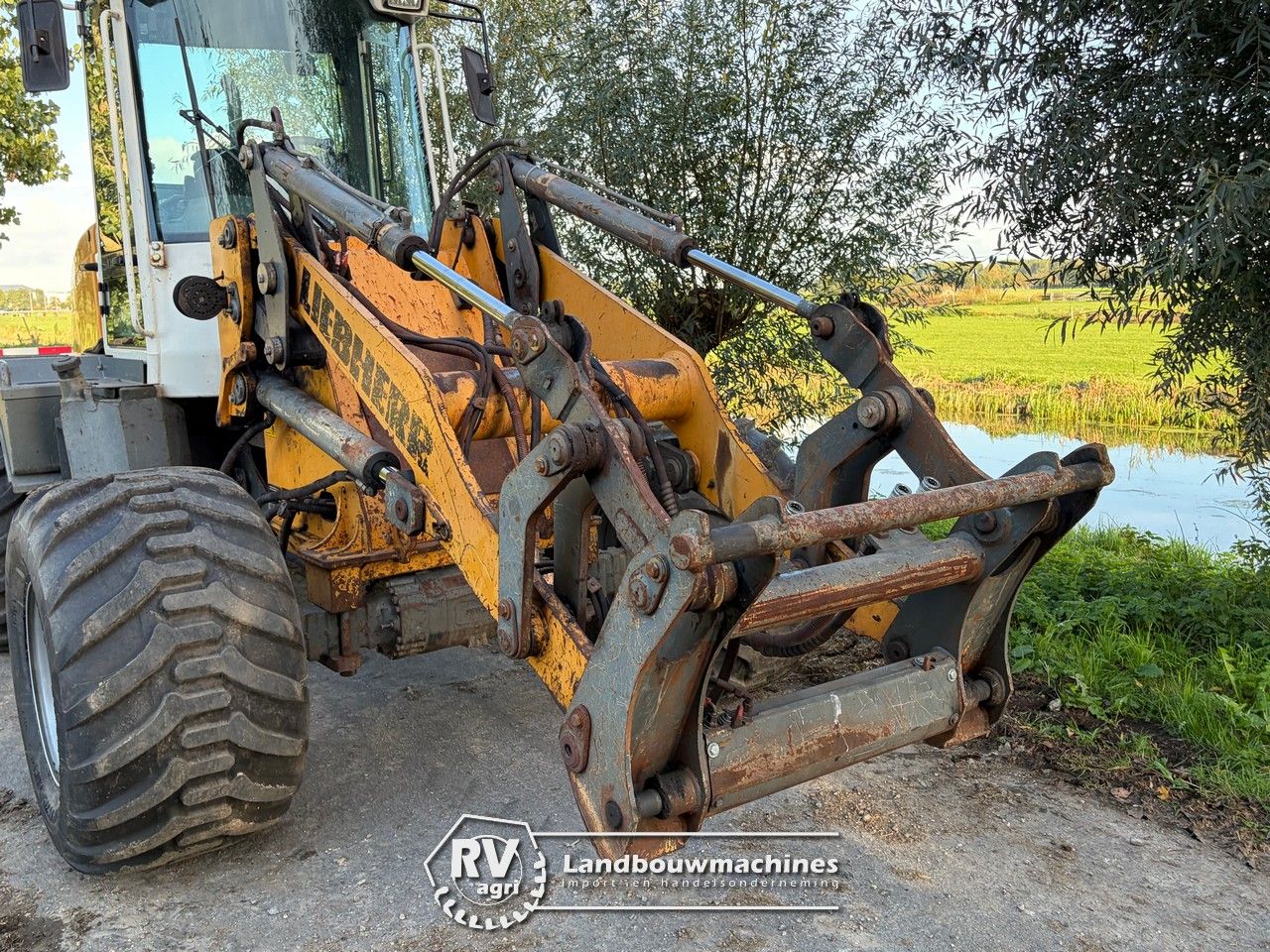 Liebherr L514 Stereo shovel | Knik + vierwielbesturing!