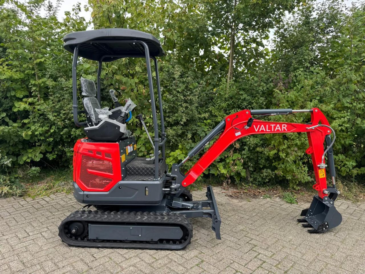 VALTAR KJ15 1.5t Minigraver KUBOTA