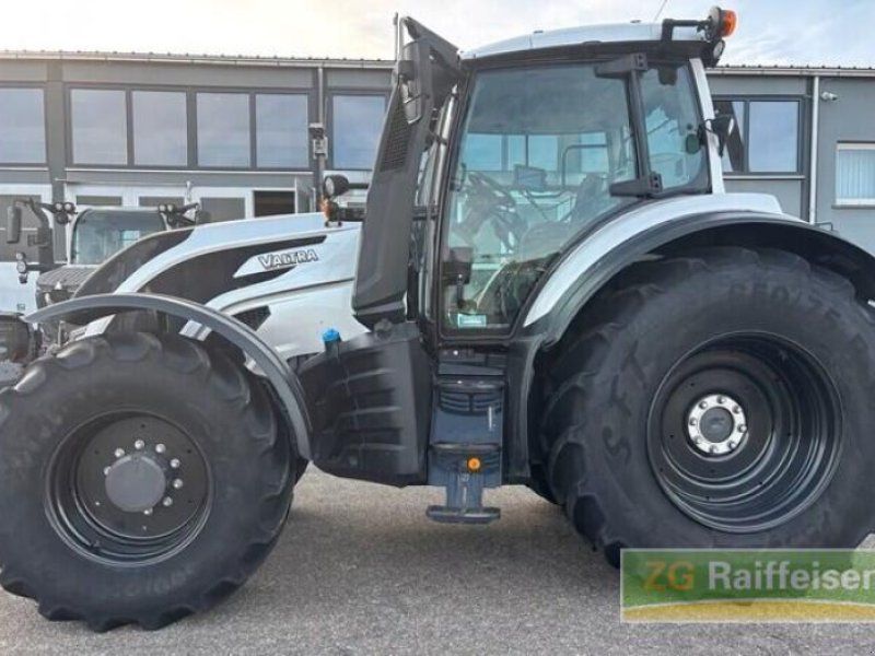Valtra T235