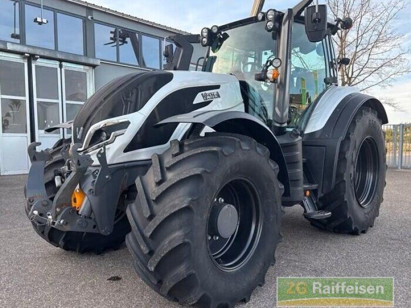 Valtra T235