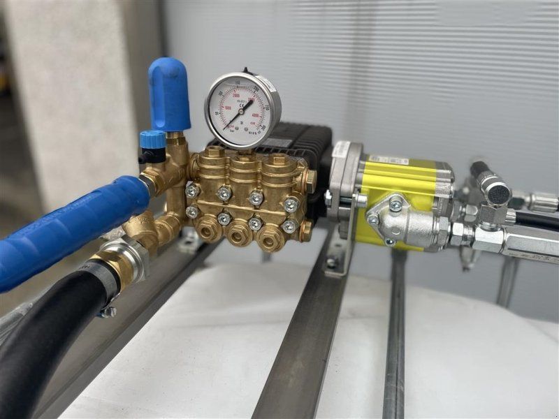 200bar / 15 L/min 640L. Inkl. slange og lanse