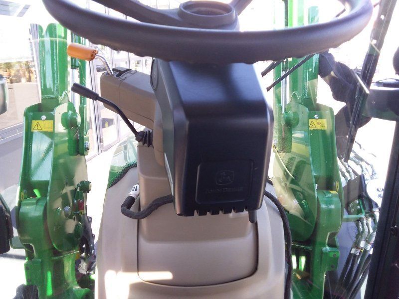 John Deere 5090R