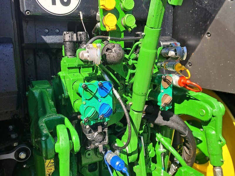 John Deere 6100M