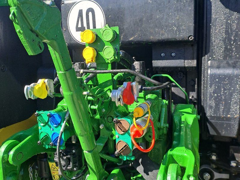 John Deere 6100M